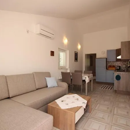 In - B59583 Apartment
