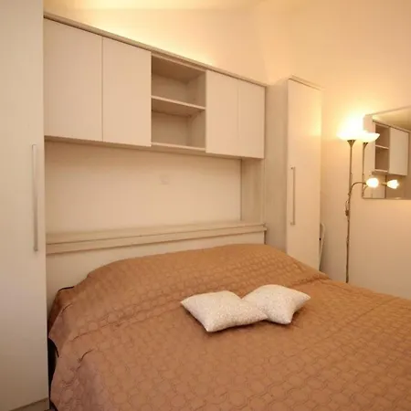 In - B59583 Apartment